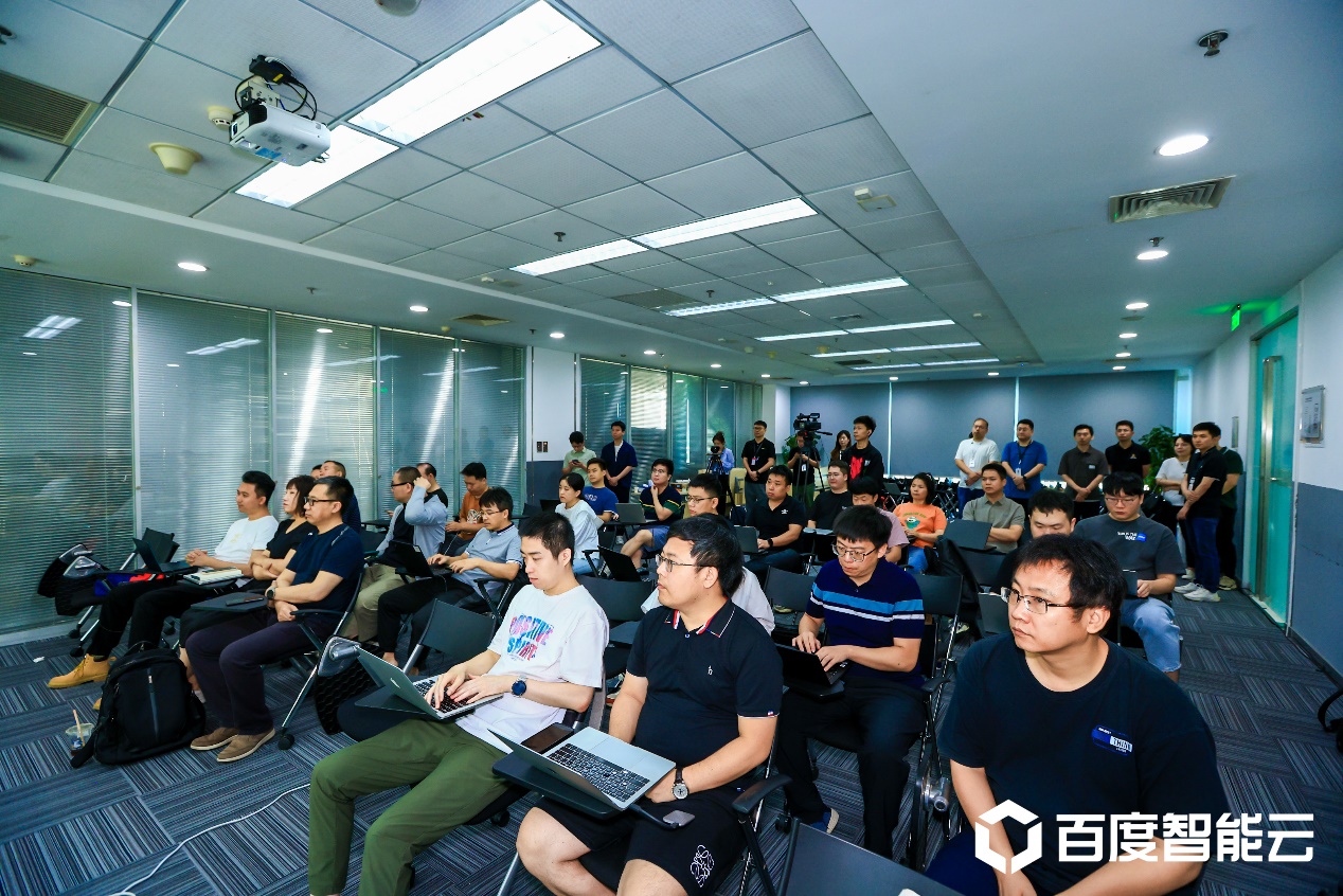 PG电子动力受邀参加首期百度智能云文心千帆大模型平台实训营